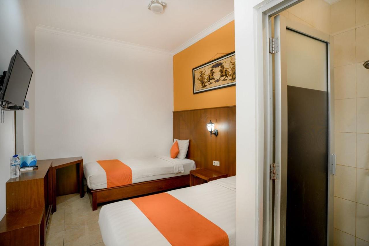 Hotel Poncowinatan - Tugu Yogyakarta