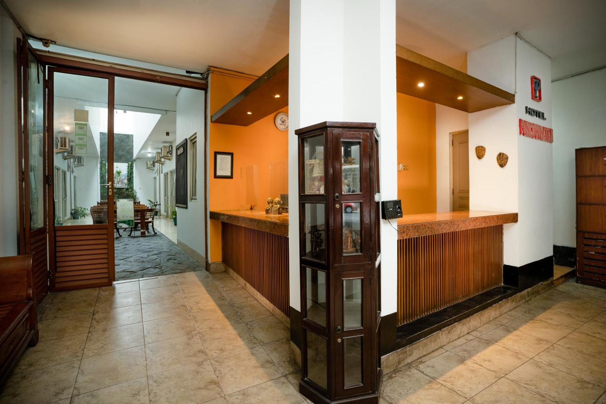 Hotel Poncowinatan - Tugu 2*